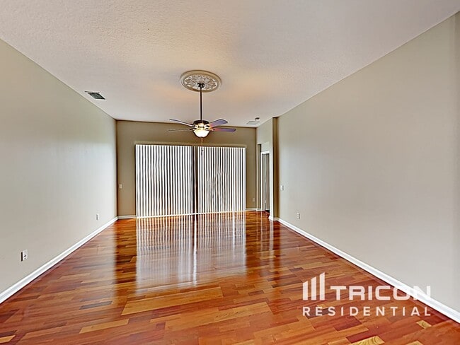 Building Photo - 806 Sea Holly Dr