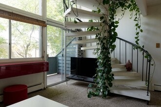 Building Photo - Cozy 1B/1B Condo off Canyon in Downtown Boulder - Available May 8!