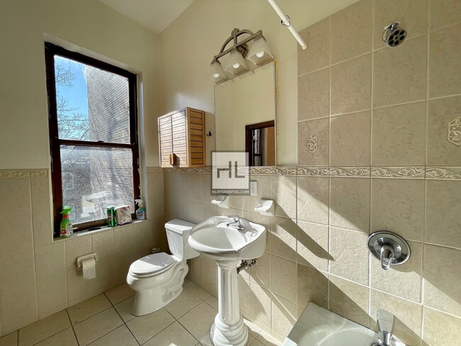 Building Photo - Gorgeous 1 Bedroom | West 120th Street, So...