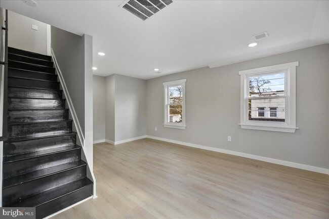 Building Photo - 143 Johnston Ave