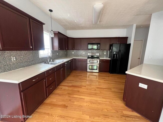 Building Photo - 9210 Eminence Ct