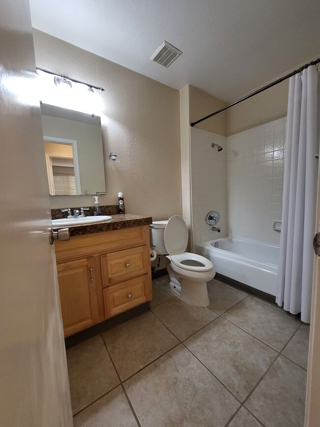 Building Photo - Beautiful Carriage Hills Home!!