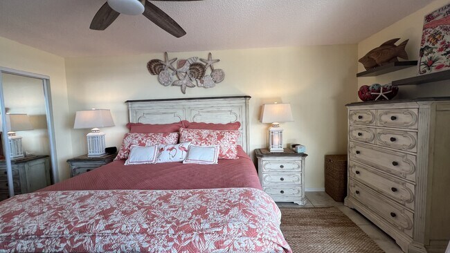 Building Photo - 5915 Sea Ranch Dr