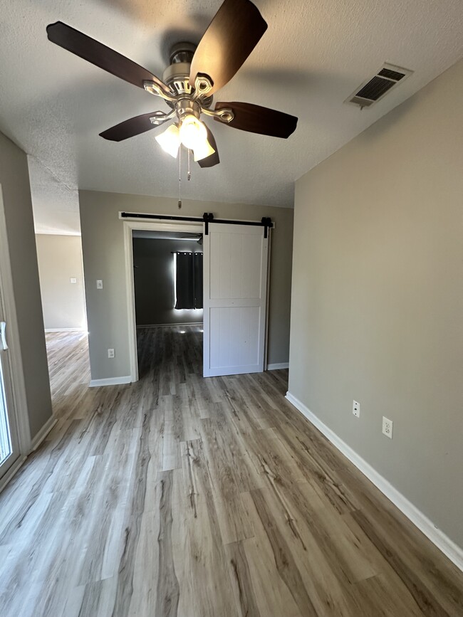 Building Photo - 38 Helmsman Ct