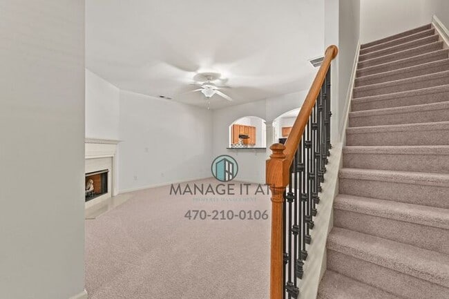 Building Photo - 3 Bedroom Townhome in Alpharetta