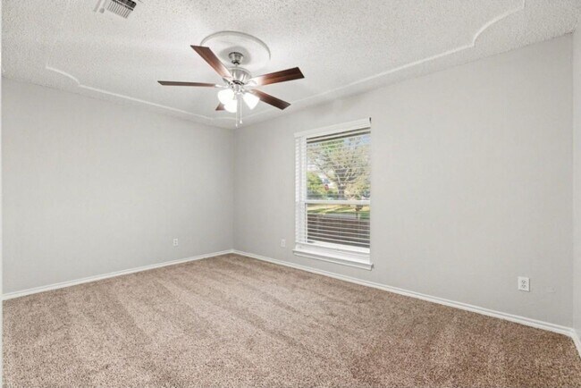 Building Photo - 4900 Ridgeline Dr