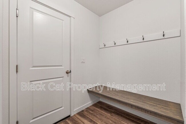 Building Photo - 10604 W New Berlin Dr