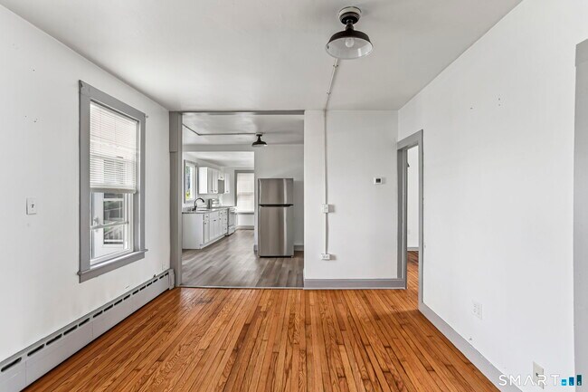 Building Photo - 63 Reynolds St