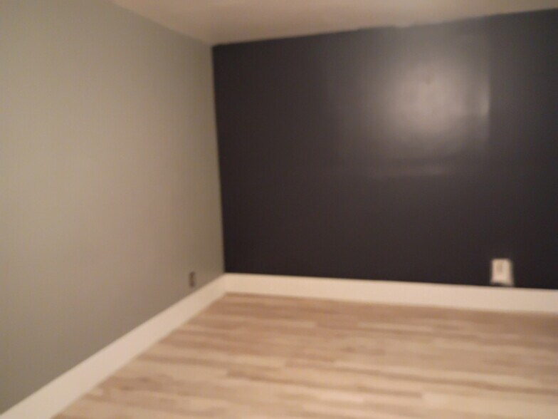 Building Photo - 1636 W 3rd St