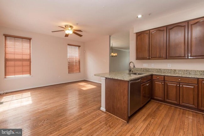 Building Photo - 117 Longpoint Way