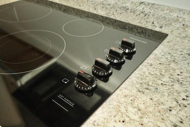 Building Photo - 4 Rockbrook Dr