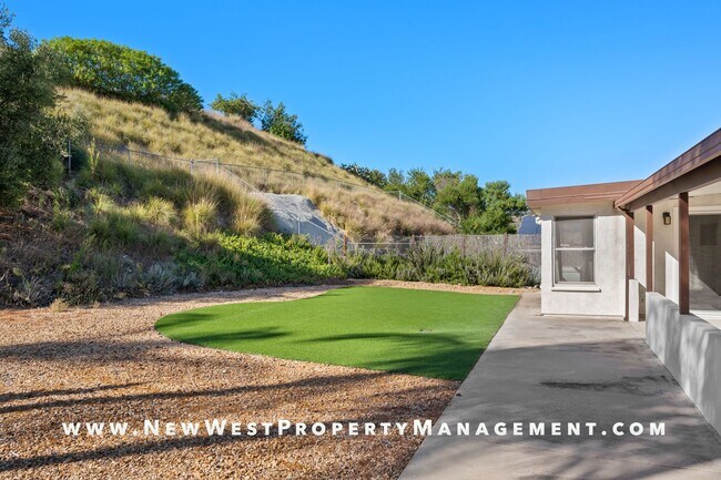 Building Photo - Freshly Renovated and Highly Upgraded Allied Gardens 4 Bedroom. Available Now!