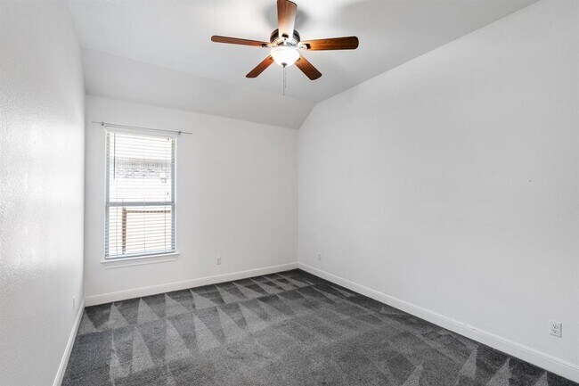 Building Photo - 175 Senna Dr