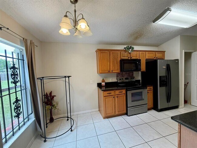 Building Photo - 232 Strawflower Ct