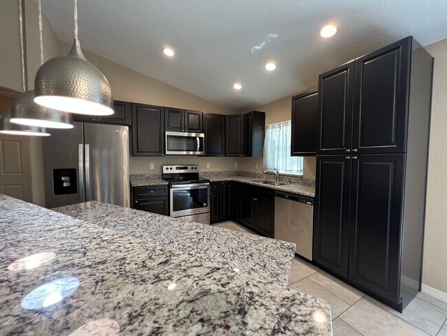 Building Photo - Available NOW! Immaculate 3 Bedroom, 2 Bat...
