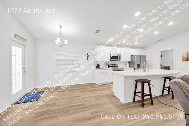 Building Photo - 1072 Aruba Ave