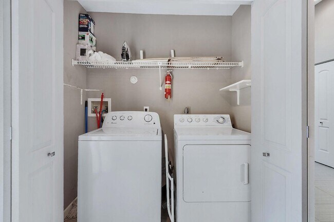 Building Photo - 13115 Belhaven Ct