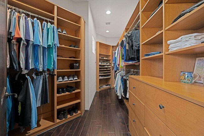 Building Photo - 79365 Mandarina