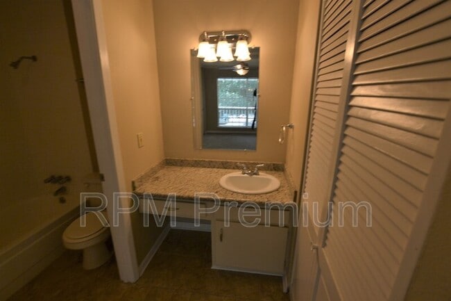 Building Photo - 10444 Jefferson Hwy