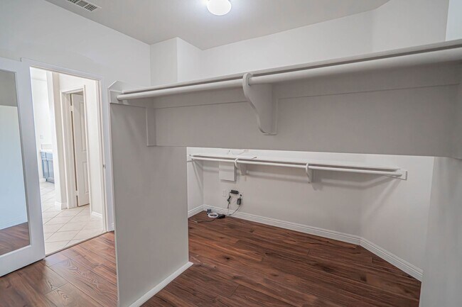 Building Photo - Spacious 4-Bedroom Pool Home in Saugus wit...