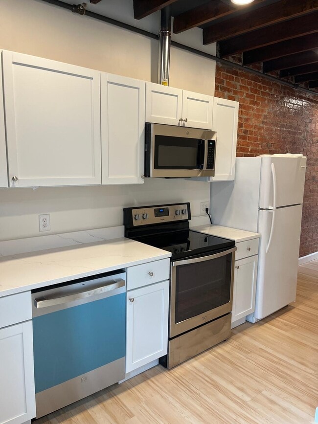 Building Photo - 1418 Maryland Ave NE