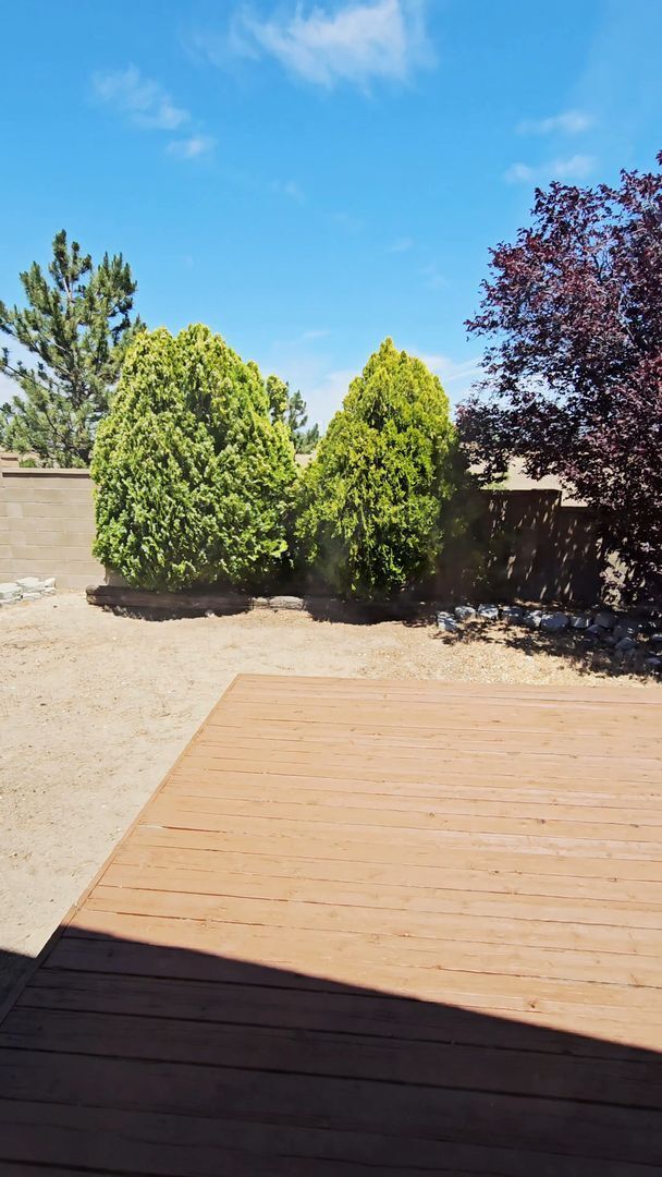 Building Photo - 2 Bed 2 bath 2 car garage Sierra Highlands home For Rent