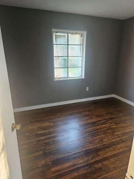 Building Photo - 2401 Coronet Pl