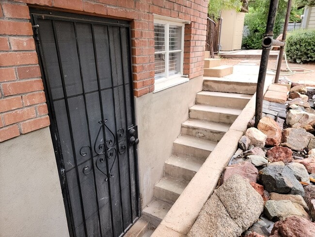 Building Photo - One Bedroom - Garfield District - Classic ...