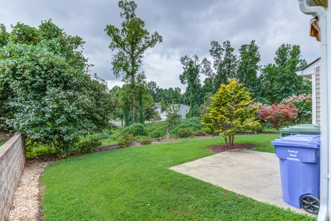 Building Photo - 833 Willow Bay Dr