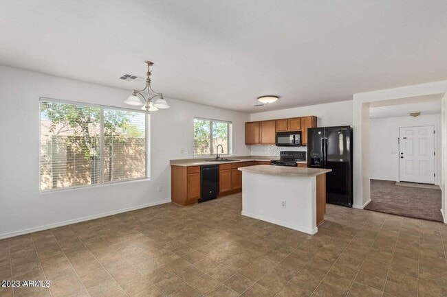 Building Photo - 3221 W Alta Vista Rd
