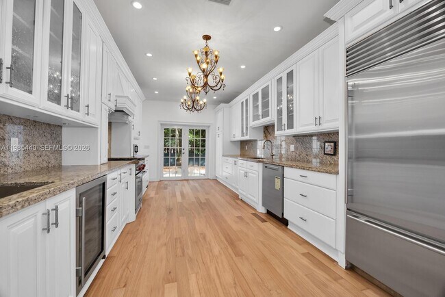 Building Photo - 517 Minorca Ave