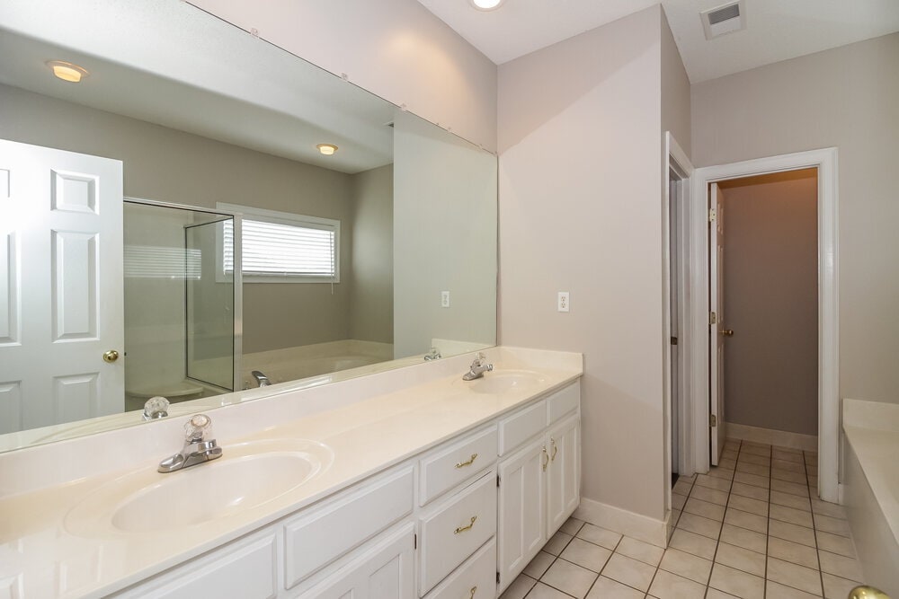 Building Photo - 4570 Wood Fox Cove