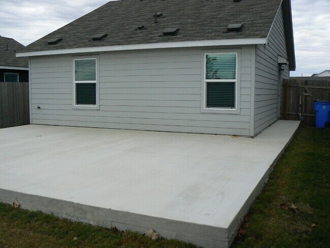 Building Photo - 17715 Dockery Dr