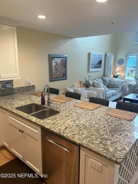 Building Photo - 110 Ocean Hollow Ln