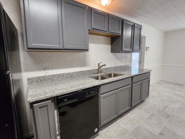 Building Photo - 1435 Templecliff Dr