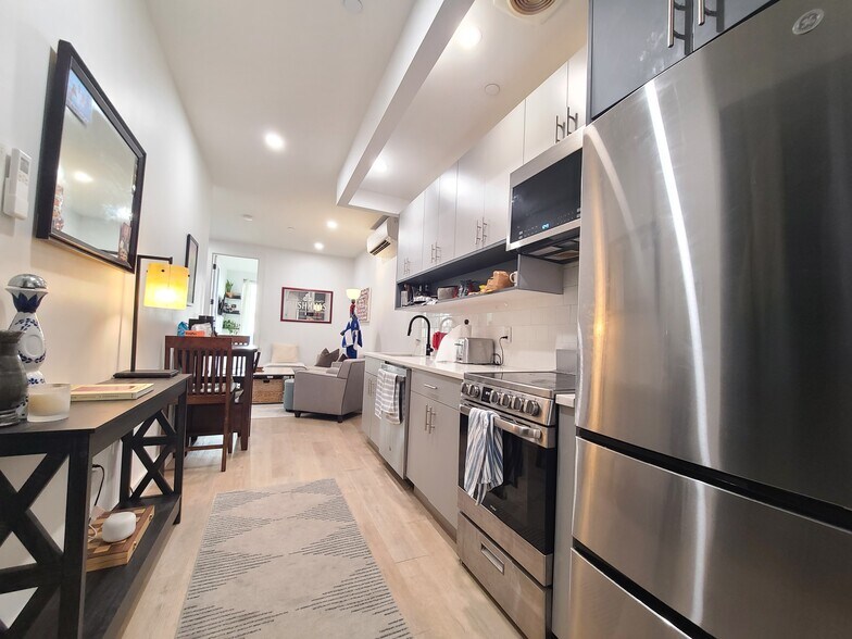 Building Photo - 283 S 2nd St