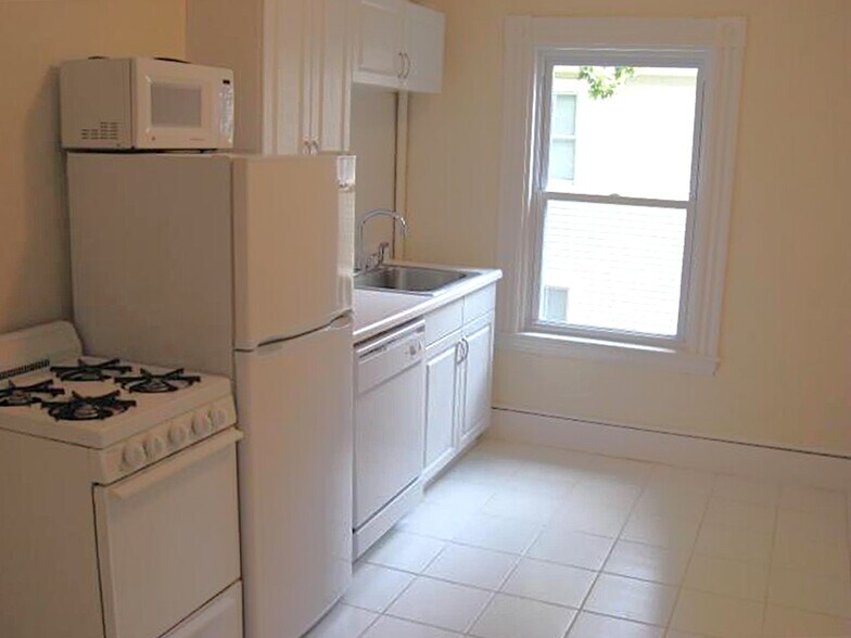 Building Photo - 37 Chester St