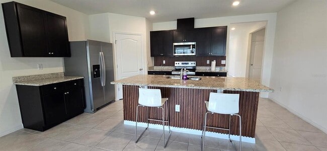 Building Photo - 804 Horsetail Dr