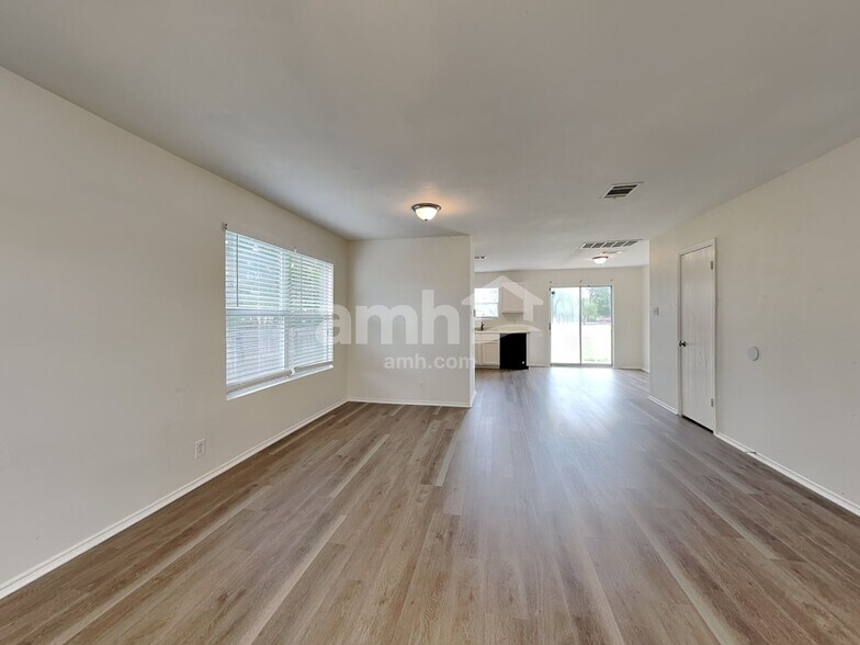 Building Photo - 3500 Banda Ln