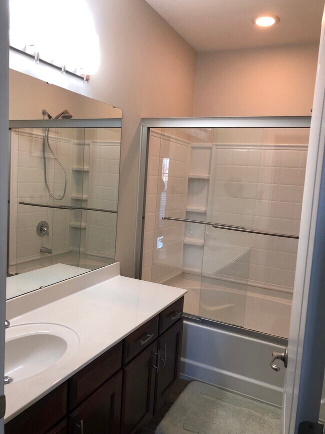 Private bathroom with large garden soaking tub and shower - 19946 Crew Cottage Ct