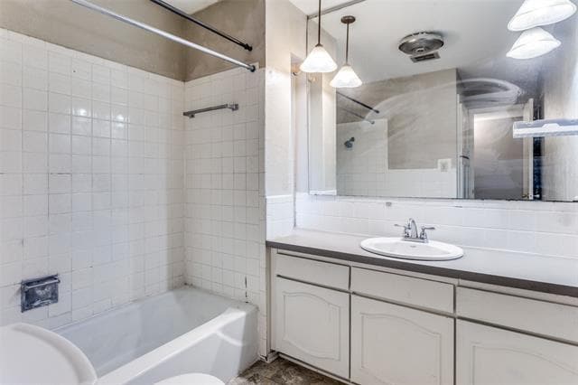 Building Photo - 3828 W 7th St