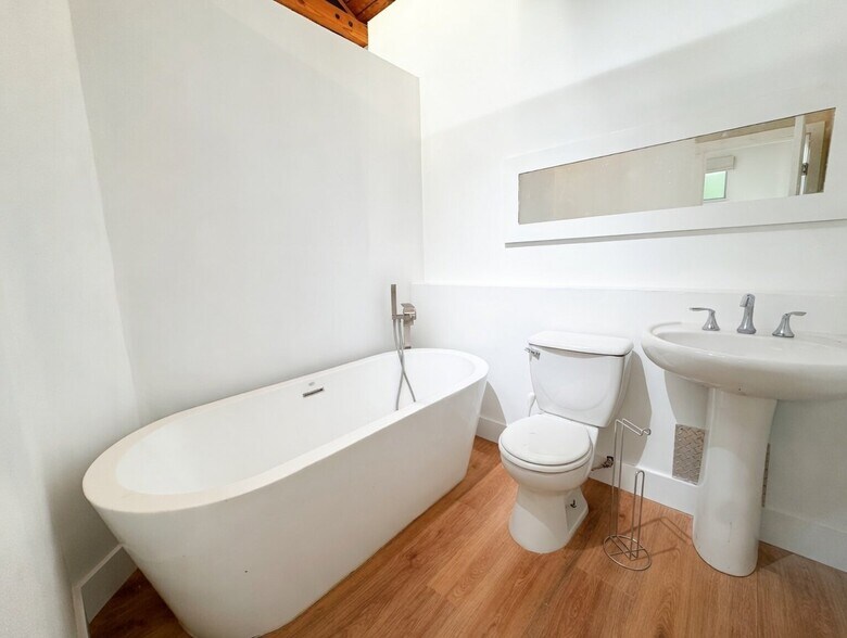 Building Photo - 3337 Laguna Canyon Rd