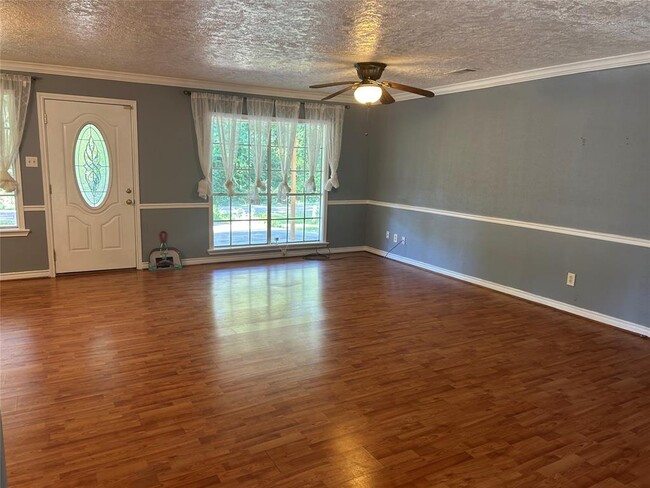 Building Photo - 302 Arrowhead Dr