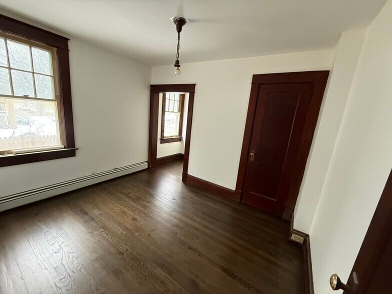 Building Photo - 21 Union Tpke