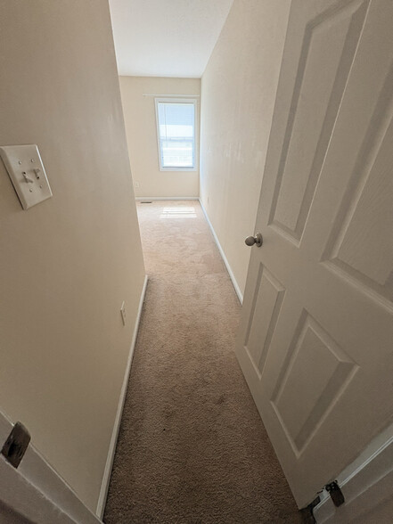 Building Photo - 801 Burcale Rd