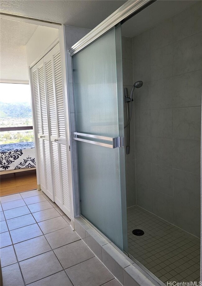 Building Photo - 320 Lili?uokalani Avenue