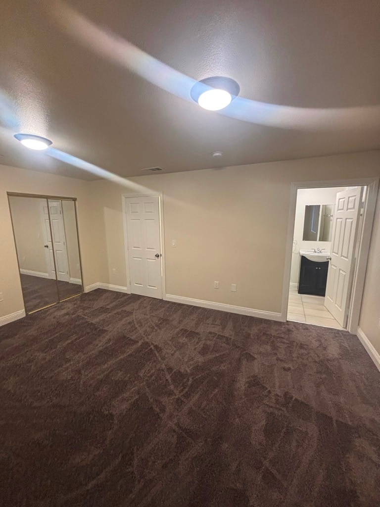 Building Photo - 422 E 101st St