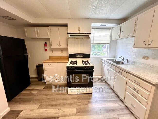 Building Photo - 1509 Hatteras St