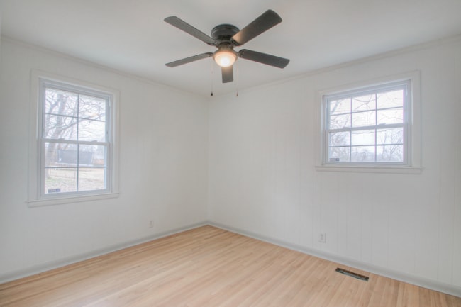Building Photo - 131 McBratney Dr