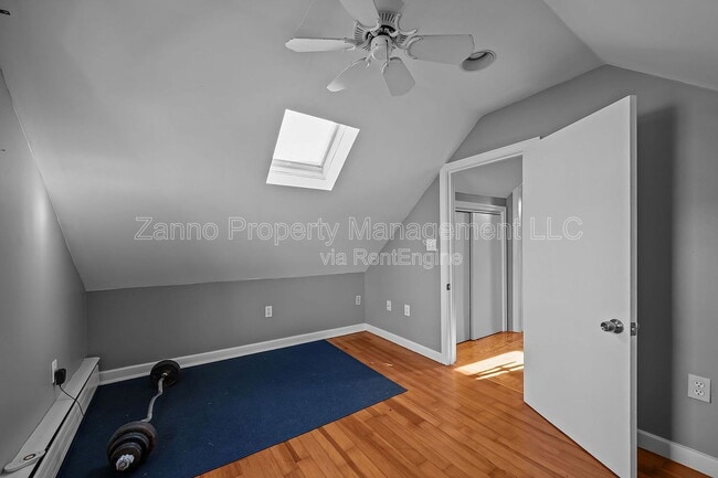 Building Photo - 22 Third School St